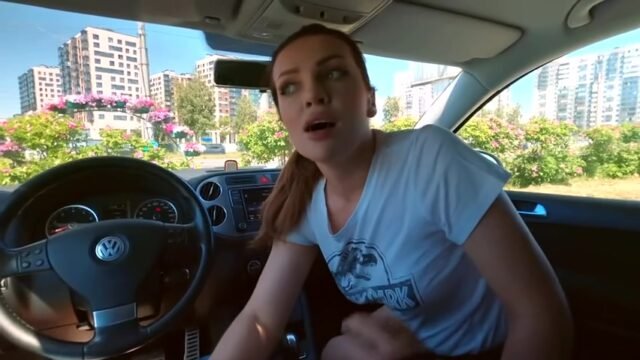 She Loves To Suck Dick In The Car And Swallow Cum – Luna Roulette